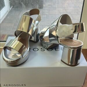 AEROSOLES Silver Platform Shoes with Chunky Heel